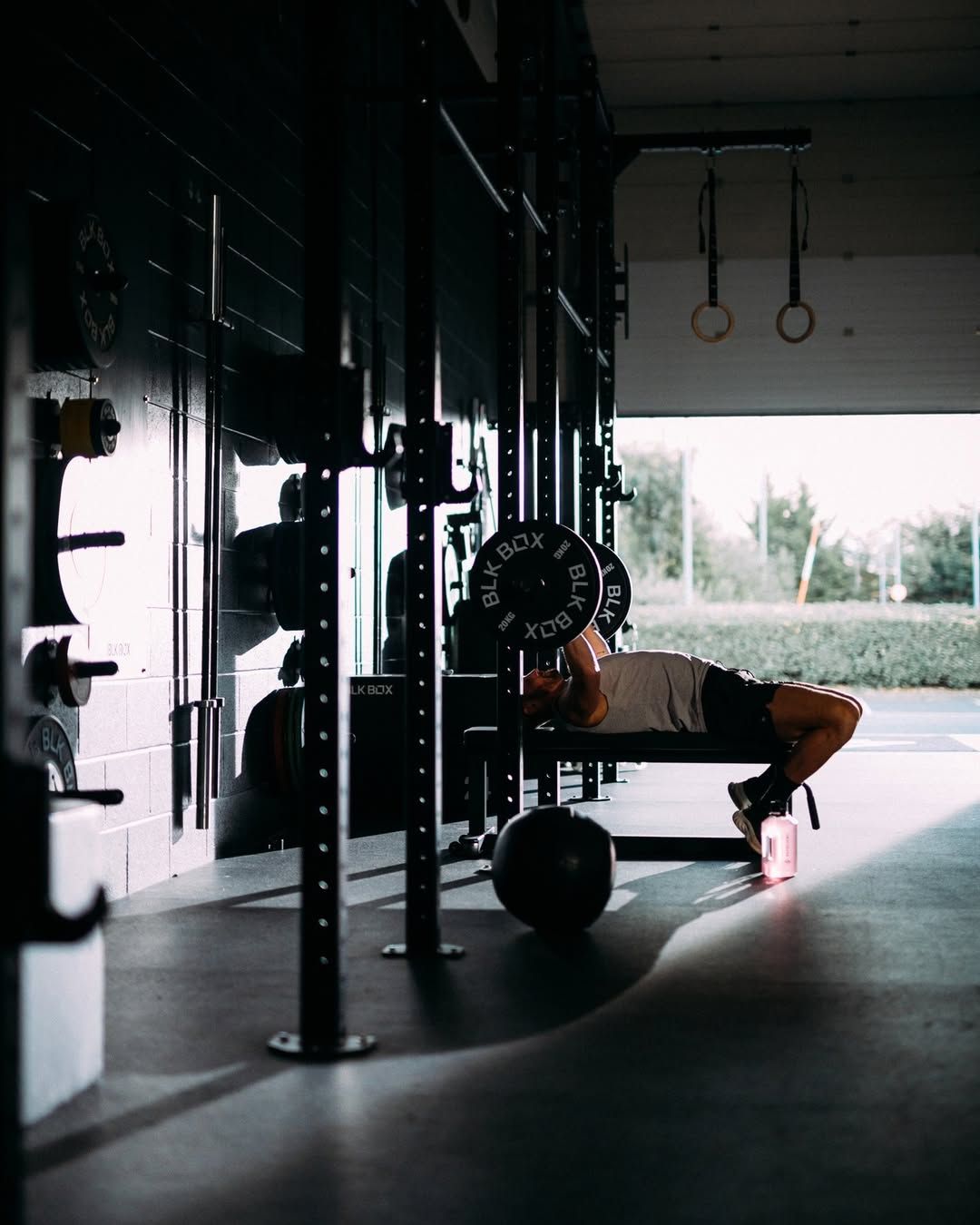 Athlete strength training in the gym